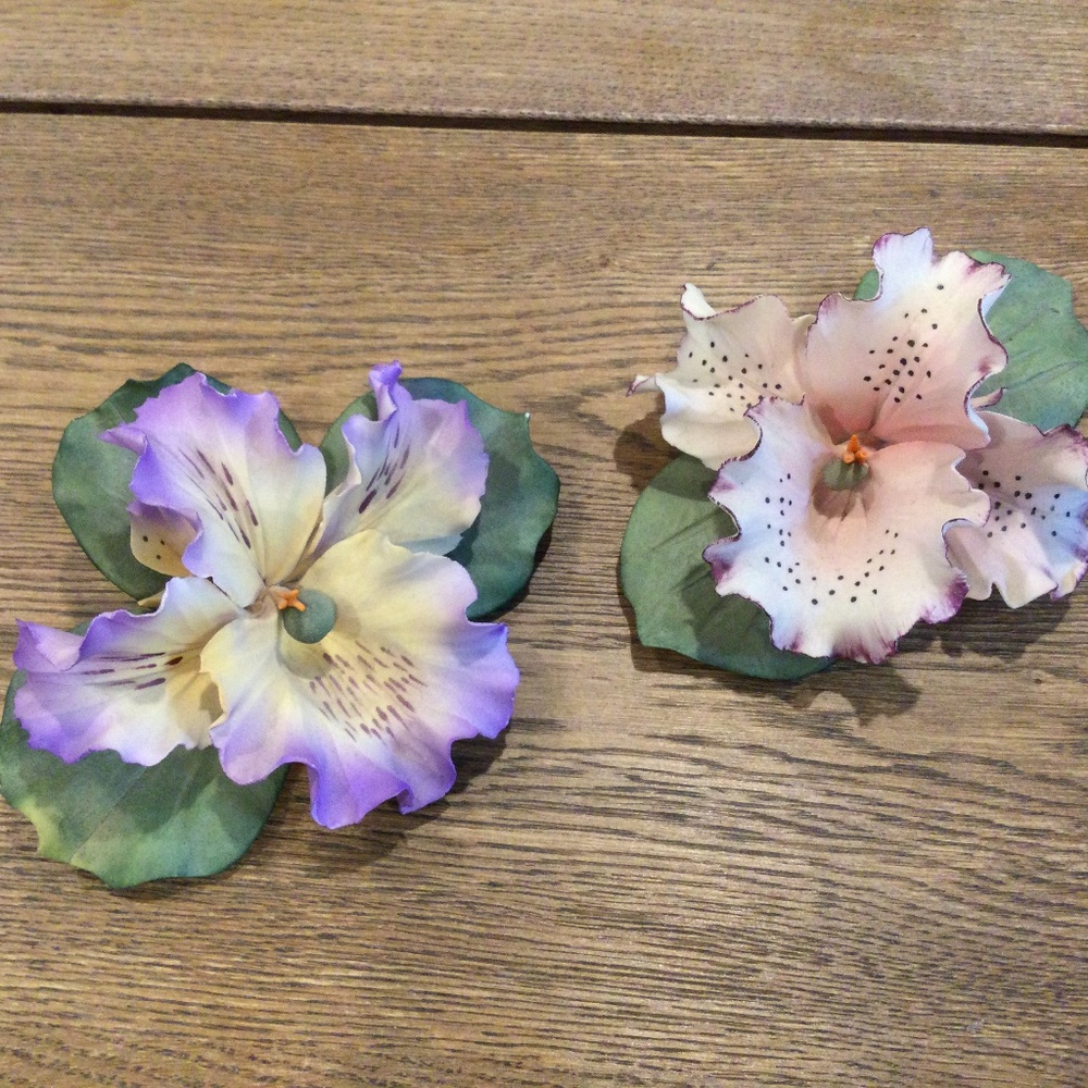 Capodimonte Italy Handmade Porcelain alstroemeria Flower Figurine